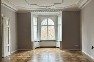 Wohnung mieten in Erkelenzdamm, 10999 Kreuzberg, Traumhafte 5-Zi.-Stuckaltbau-Wohnung in Parklage, teilmöbliert - für 6 Monate!