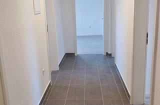 Wohnung mieten in 71032 Böblingen, Frauen-WG Gründung: 4 Moderne helle Zimmer direkt am Bahnhof BB - Ideal für Uni & Firmen oder Ausbl.