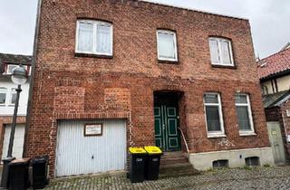 Wohnung kaufen in 29525 Uelzen, Uelzen - 3 Familienhaus im Sanierungsfördergebiet in Uelzen zu verkaufen