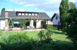 Einfamilienhaus kaufen in 35043 Marburg, Marburg-Schröck - 8-Zi.-Wohnhaus mit schönem Garten (1.400 qm) in Marburg-Schröck, courtagefrei