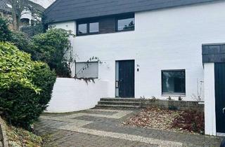 Wohnung kaufen in Oberer Pustenberg 2a, 45239 Heidhausen, Wohnen am Waldrand - Leerstehende 126qm Wohnung mit Terrasse in Essen Heidhausen