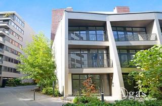 Wohnung mieten in Zimmerstraße 97, 10117 Mitte, TEILGEWERBLICH MÖGLICH! Luxuriöses Townhouse mit 5 Zimmern und Dachterrasse auf über 300m² in Mitte!