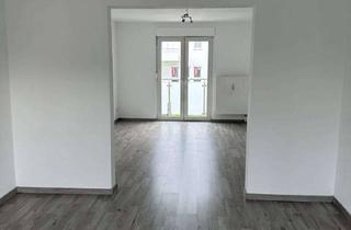 Wohnung mieten in 76571 Gaggenau, Vollständig renovierte Wohnung mit 3,5 Zimmern und Balkon in Gaggenau-Zentrum