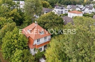 Villa kaufen in 61440 Oberursel, Bestlage am Camp King: ca. 1.148 m² Grundstück mit wunderschöner Bestandsvilla
