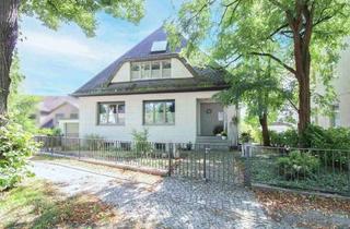 Villa kaufen in 13467 Hermsdorf, 10-Zimmer-Villa mit Wasserblick auf den Hermsdorfer See: Ideal für große Familien und Naturliebhaber