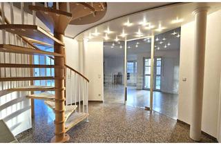 Wohnung kaufen in Forst-Kasten-Straße, 82152 Krailling, Einzigartige Maisonettewohnung EG+OG * Garten * Wintergarten * Balkon * Ruhige Lage