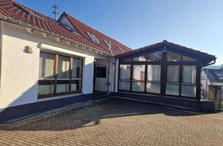 Wohnung kaufen in 73460 Hüttlingen, Eigentumswohnung mit Anliegerwohnung 200Quadratmeter