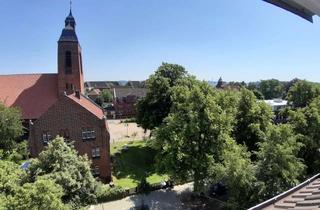 Wohnung mieten in 24106 Wik, Helle Dachgeschosswohnung möbliert, am Marinestützpunkt in Kiel Wik mit Blick bis zur Förde