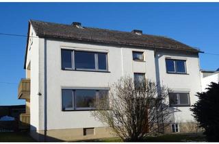 Haus kaufen in 95183 Trogen, Zweifamilienhaus mit Wintergarten, Loggia und Garagefür Mehrgenerationen oder Teilvermietung