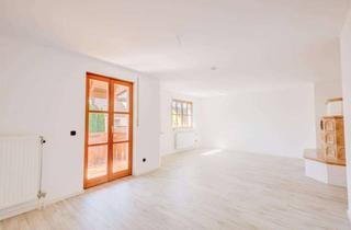 Wohnung kaufen in 85244 Röhrmoos, Haus im Haus - Grosszügige Maisonette-Wohnung mit Balkon, Garten und Garage in Röhrmoos!