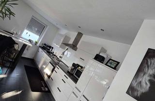 Wohnung mieten in 41836 Hückelhoven, 2 Zimmer Dachgeschosswohnung mit neuwertiger Einbauküche in Hückelhoven