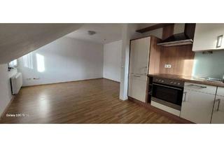 Wohnung mieten in Langangerweg, 92224 Amberg, Helle 2-Zimmer-Dachgeschosswohnung mit EBK in Amberg