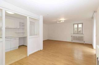 Wohnung mieten in Rosengasse, 86152 Innenstadt, Romantische 1 ZKB Altbauwohnung mit Terrasse und Garten im Stadtzentrum!