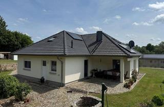 Einfamilienhaus kaufen in 19417 Warin, Großzügiges Einfamilienhaus in Bungalowoptik mit zusätzlicher Wohnfläche im Dachgeschoss