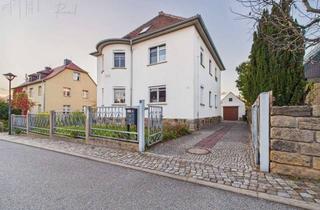 Wohnung kaufen in 01445 Radebeul, Charmante Dachgeschosswohnung mit Balkon & Garage in Toplage von Radebeul