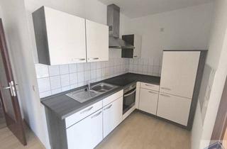 Wohnung kaufen in 02763 Zittau, Schöne 2-Raum-Wohnung mit Balkon, EBK und Aufzug
