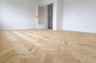 Wohnung kaufen in Industriestraße 12, 86453 Dasing, 3ZKB mit PV Anlage, privaten Garten, Garage und zwei Stellplätzen