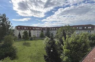 Wohnung mieten in An Der Petergrube 16, 04552 Borna, Wohnen in ruhiger, grüner Lage - Geräumige 2-Zi.-Whg. mit Balkon u. guter Ausstattung!