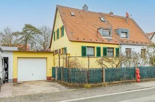 Doppelhaushälfte kaufen in 91052 Erlangen, Charmante, modernisierungsbedürftige DHH mit Garage und schönem Garten in gefragter Lage in Erlangen