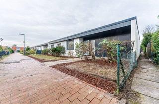 Reihenhaus kaufen in 28327 Bremen, Bremen / Osterholz - Provisionsfrei - Sanierter Atrium-Bungalow mit 3 Zimmern in Blockdiek!