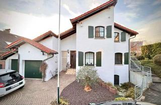 Einfamilienhaus kaufen in 41515 Grevenbroich, Grevenbroich - schönes, ruhiges und zentral gelegenes Einfamilienhaus mit zwei Garagen zu verkaufen