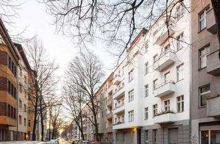 Wohnung kaufen in Weserstraße 77, 12059 Berlin, Berlin - Bezugsfreier Altbautraum im begehrten Weserkiez - großzügige 3-Zimmer-Wohnung mit Balkon!