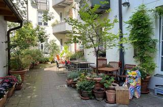 Wohnung kaufen in 80538 München, ILIEV IMMOBILIEN: Schön geschnittene und helle 2-Zimmer-Altbau-Erdgeschosswohnung in LEHEL