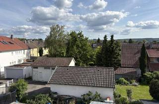Wohnung kaufen in 74613 Öhringen, Helle 2-Zimmer-Dachgeschosswohnung mit Gartenanteil - zentral gelegen