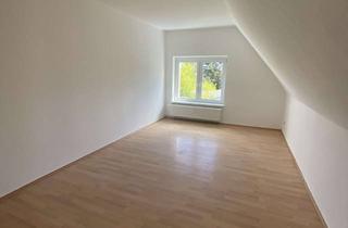Wohnung mieten in Karower Dorfstraße, 18276 Lüssow, 1 Monat kaltmietfrei! Gut geschnittene 2-Raum-Wohnung mit Wannenbad und Fenster, Garage mgl., Keller