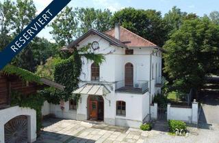 Villa kaufen in 84518 Garching, Prachtvolle Rarität und einmalige Schönheit! Villa im Toskana-Stil mit parkähnlicher Gartenanlage