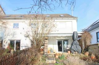 Haus kaufen in 38159 Vechelde, Stilvoll modernisiertes Reihenendhaus mit Terrasse, Kamin & Garage in Vechelde