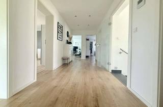 Villa kaufen in 63505 Langenselbold, Außergewöhnliche Villa mit hochwertigem Außenbereich in begehrter Wohnlage