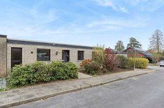 Doppelhaushälfte kaufen in 32549 Bad Oeynhausen, Attraktive Bungalow-Doppelhaushälfte mit Gartengrundstück und Einzelgarage zur Modernisierung!