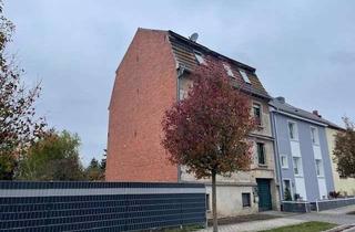 Haus kaufen in 39517 Tangerhütte, Zweifamilienhaus mit schönem Grundstück