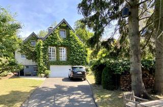 Haus mieten in Kiebitzweg, 42111 Wuppertal, Gepflegtes Einfamilienhaus mit 6 Zimmern, Kamin, Einbauküche, Sauna und Doppelgarage in bester Lage