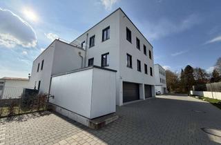 Penthouse kaufen in Ebisweiler Straße 24, 88326 Aulendorf, Luxuriöse Penthousewohnung mit moderner Eleganz und Blick auf die grüne Landschaft