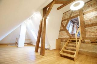 Wohnung mieten in Schloßplatz, 90562 Kalchreuth, Liebevoll modernisierte Maisonettenwohnung mit historischem Flair im repräsentativen Schloss