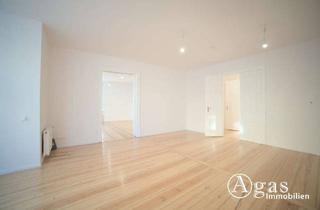 Wohnung mieten in Carl-Von-Ossietzky-Straße 21, 16225 Eberswalde, Großzügige 3-Zimmer-Altbauwohnung mit hohen Decken und einem hellen Wintergarten