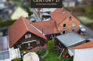 Haus kaufen in 31191 Algermissen, Charmantes Investment-Duo: Massives Zweifamilienhaus & Holzbohlenhaus EEK A+
