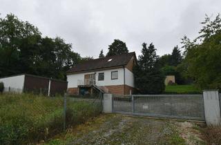 Haus kaufen in 91489 Wilhelmsdorf, Ein- bis Zweifamilienhaus mit Doppelgarage und Bauplatzreserve in Wilhelmsdorf