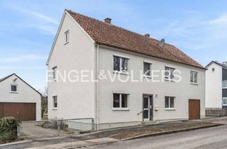 Einfamilienhaus kaufen in 89441 Medlingen, Vielseitiges Einfamilienhaus mit Garten und 3 Garagen in Obermedlingen