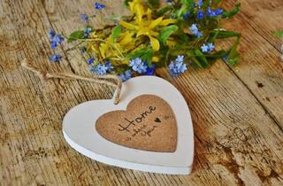 Wohnung kaufen in 86399 Bobingen, Bobingen - Individualisten aufgepasst! Große EG-Wohnung in ruhiger Lage sucht Familie für gemeinsame Zukunft.