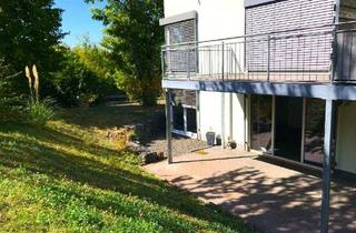 Wohnung kaufen in 54294 Trier, Trier - *Trier* barrierefreie 2 ZKB Eigentumswohnung mit großer Sonnenterrasse und eigenem Garten!