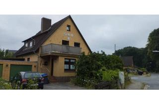 Haus kaufen in 29525 Uelzen, Uelzen - Ein-Zweifamilienhaus großer Garten und zwei Garagen