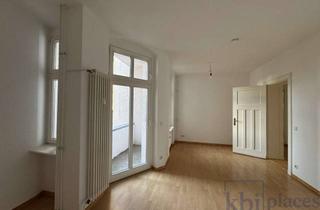 Wohnung kaufen in Straße 31, 12489 Adlershof, WG geeignete Altbauwohnung mit zwei Balkonen und Einbauküche