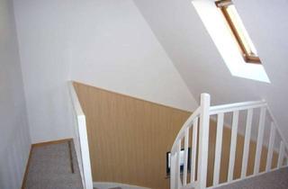 Wohnung mieten in 66976 Rodalben, freistehendes Haus in ruhiger Straße Nähe Grundschule, 5 Zi, Wohnküche, Bad, Loggia, Terrasse