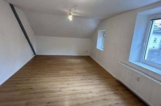 Wohnung mieten in Saarbrücker Straße 87, 66292 Riegelsberg, Helle 3,5-Zimmer Dachgeschosswohnung in Riegelsberg