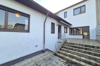 Reihenhaus kaufen in 46047 Dümpten, Da kann man was draus machen: Solides Reihenhaus mit schönem Garten zum fairen Preis!