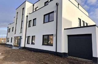 Wohnung mieten in Wildblumenweg, 50127 Bergheim, Exklusive 4-Zimmer-Wohnung im EG mit Terrasse und großen Garten im Kölner Umland