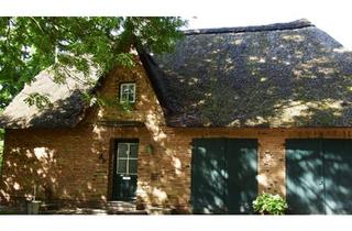 Haus kaufen in 23795 Bad Segeberg, Bad Segeberg - *Unikat* Reetdachhaus im Grünen mitten in Bad Segeberg